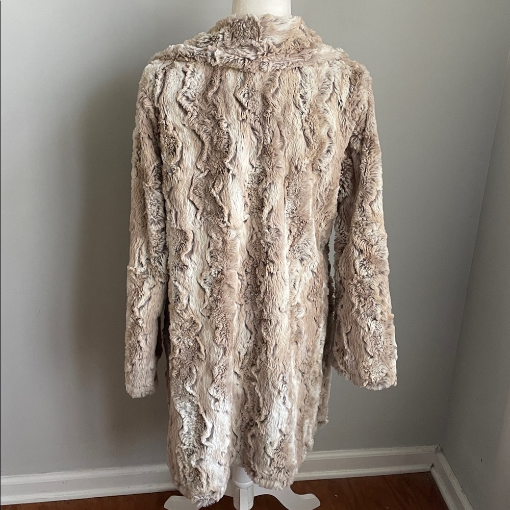 Vine Street Faux Fur Cream Coat Size XL - Picture 4 of 8